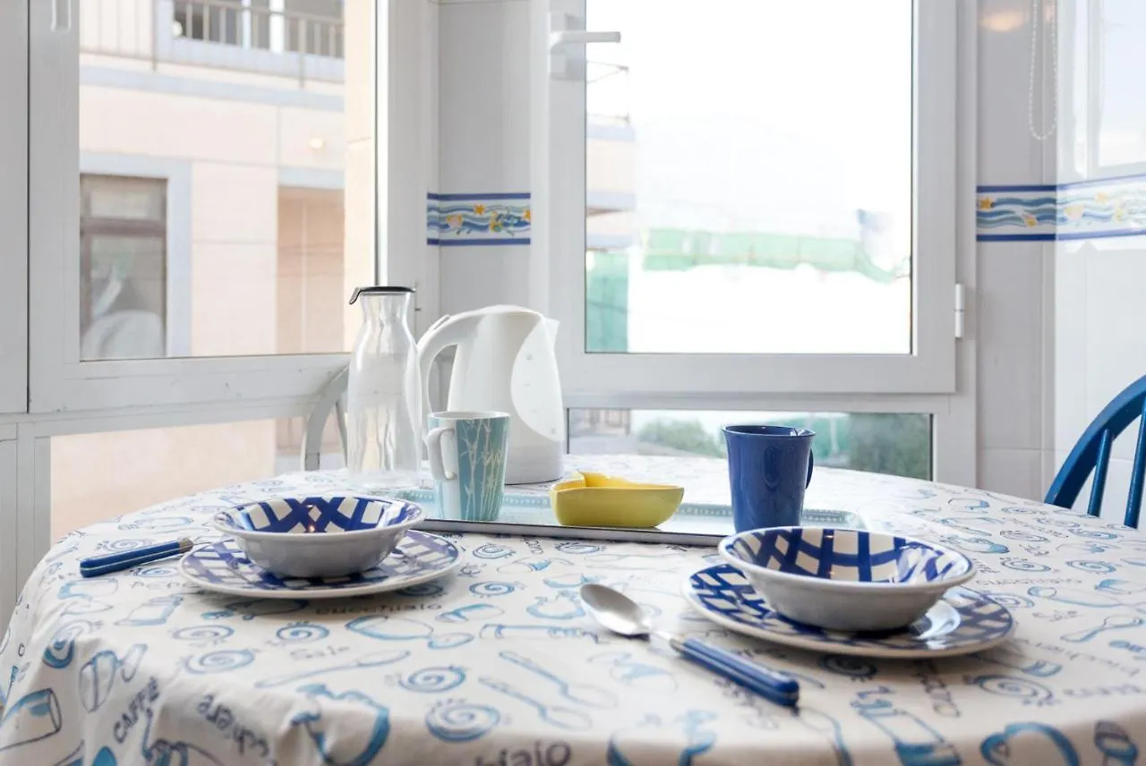 Comfortable Apartment In Salinetas Beach. ספרד